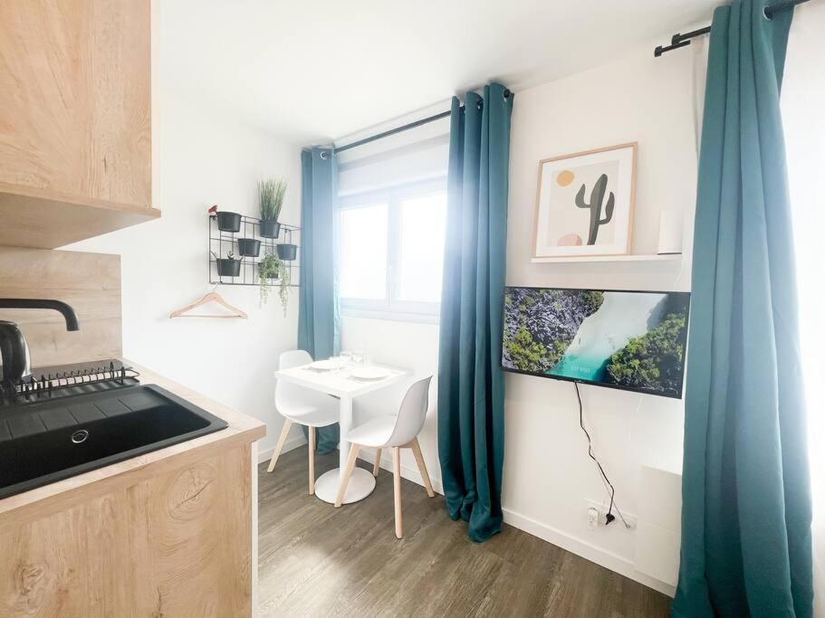 Suite Le Studio Litchi Baigne De Lumieres & Proche Des Plages Saint-Nazaire  Extérieur photo